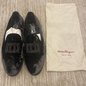 Ferragamo velvet shoes in size 9.5